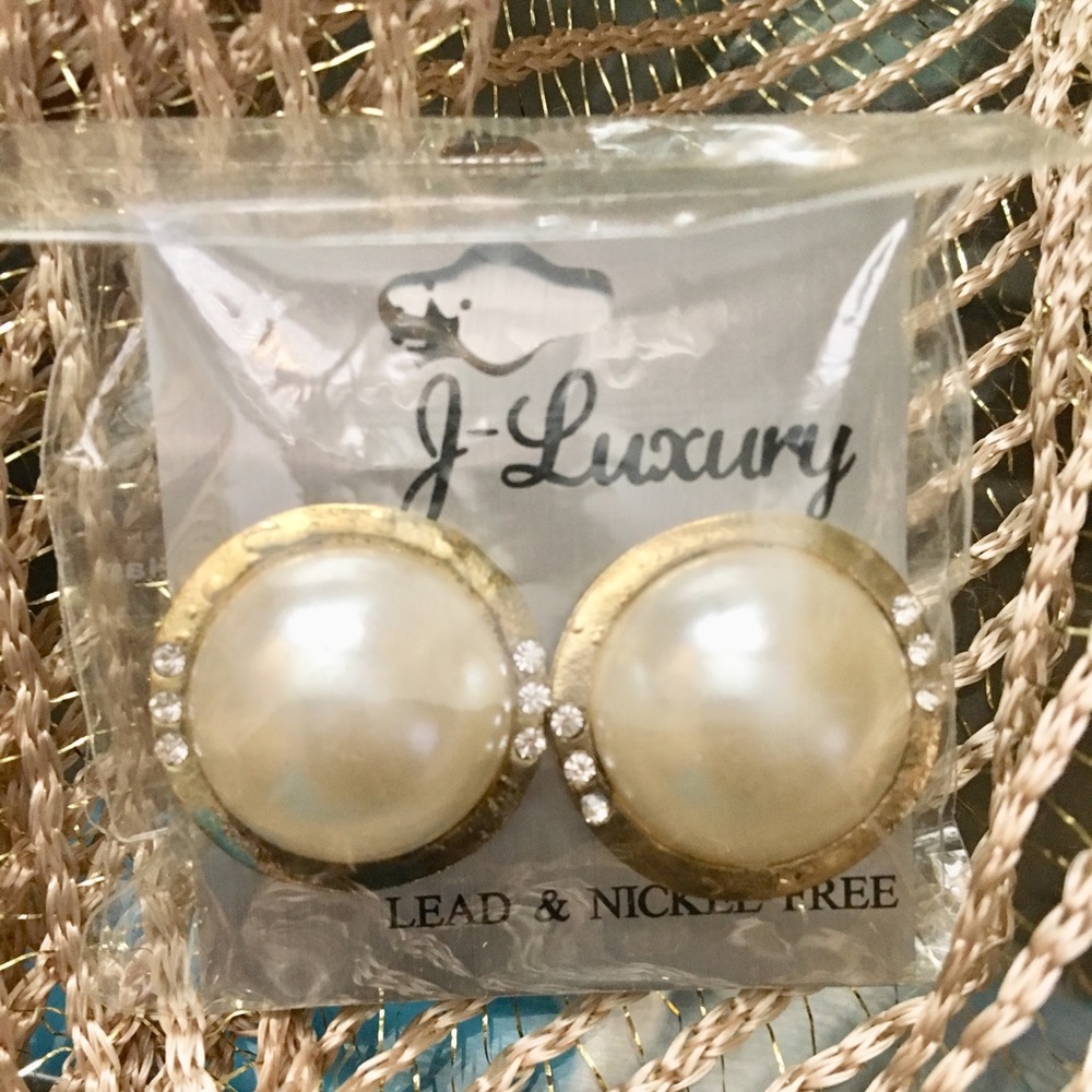 🔥VINTAGE Simulated PEARL earrings W/GOLD trim NWT